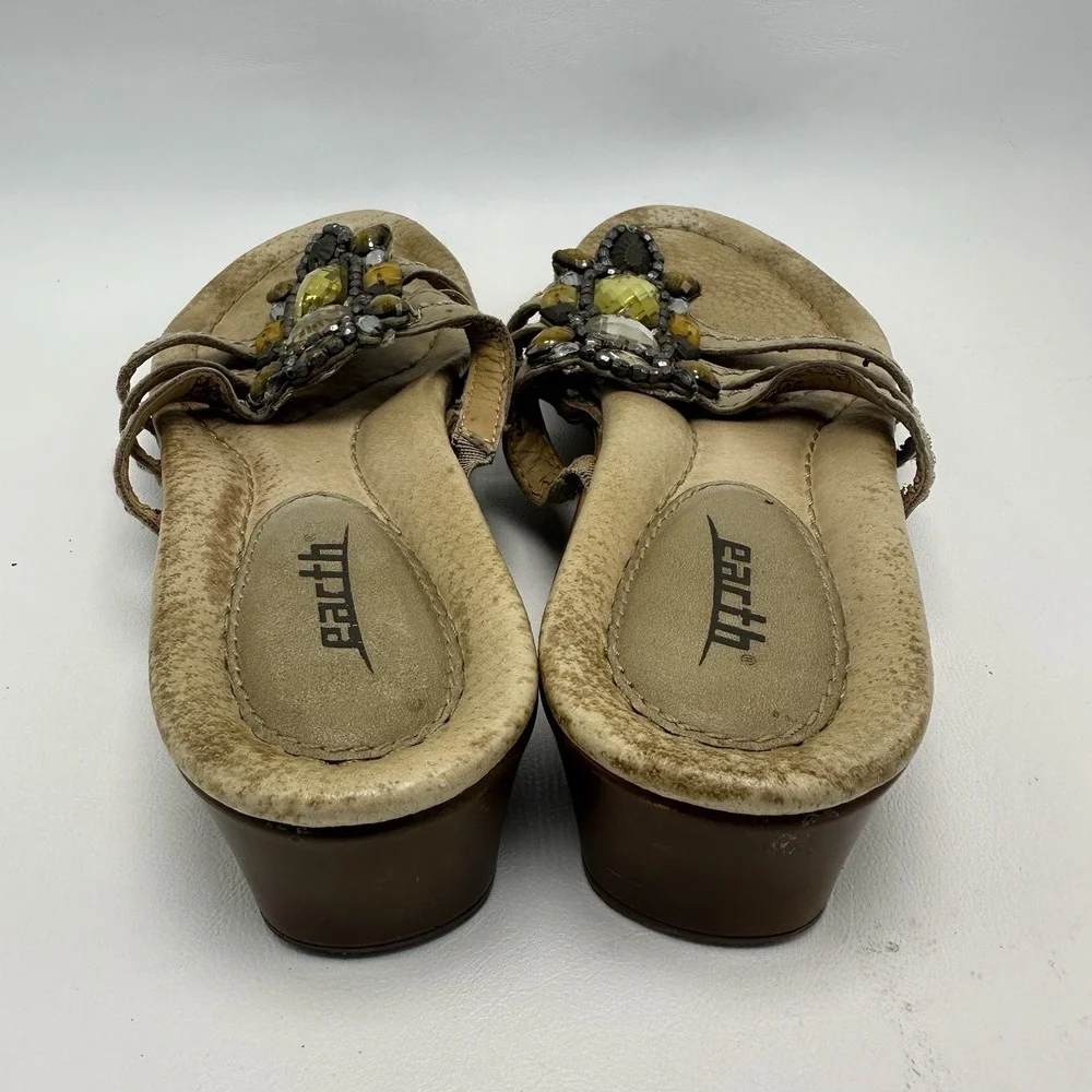 EARTH Saffron Thong Flips Flops Sandals Shoes Women's US Size 8 Jeweled